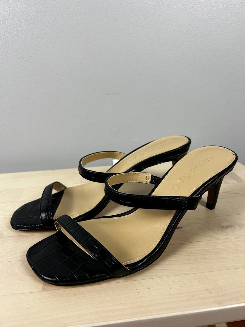 enTHREAD Veronica Croc Leather Heeled Sandals Sz 6,5 Black‎ Event Party Chic